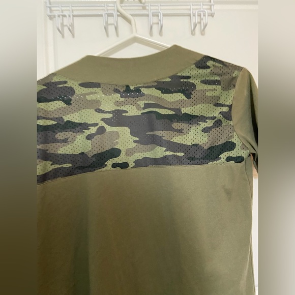 NINTH HALL GREEN CAMOUFLAGE BASEBALL TEE - Picture 4 of 5